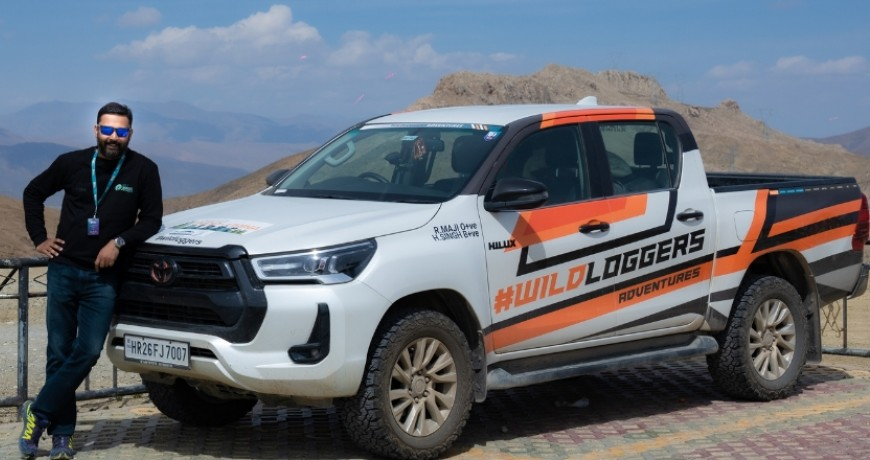 Wild-Loggers  India to Tibet Overland Lead Jeep