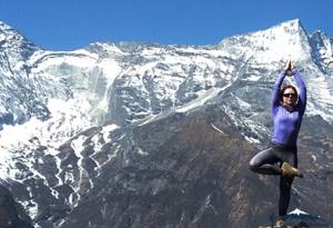 here are reasons to go on the everest base camp yoga trek