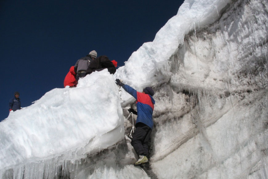 amphu lapcha pass trekking