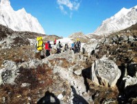 manaslu larkya la pass trekking trail