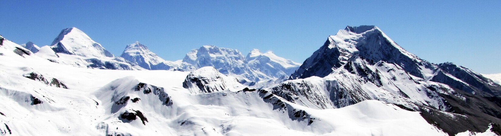 pisang peak climbing annapurna circuit trek