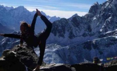 everest base camp yoga trek