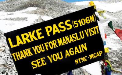 manaslu larkya la pass trekking